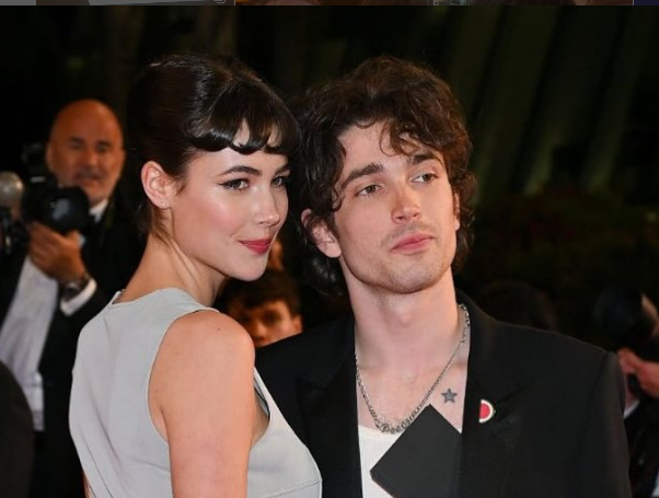 Eli Hewson Girlfriend Grace Burns