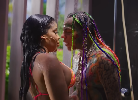 6ix9ine’s Girlfriend Ariela “La Langosta